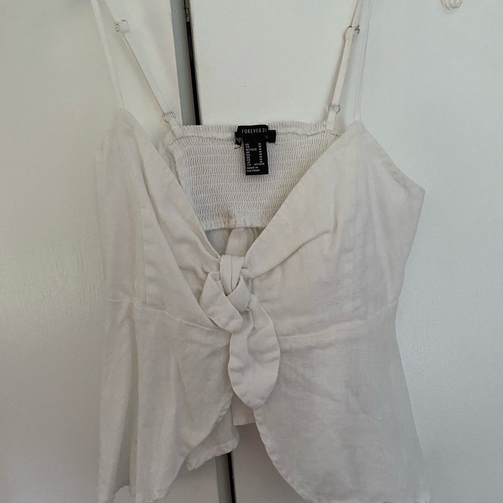 FOREVER 21 White summer tank top adjustable straps bow in front